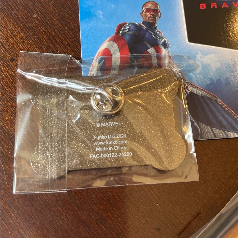 Funko Marvel Collector Corp Subscription Box: Marvel’s 85th Anniversary XL nwt - Picture 8 of 10